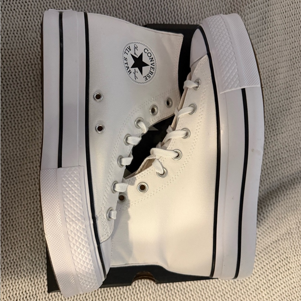 White Hightop Platform Converse
Brand new Never been worn before
Size: women’s 8 - Picture 2 of 3